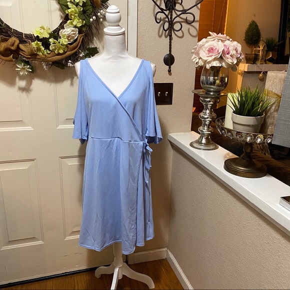 NWT Boohoo Maternity Cold Shoulder Wrap Blue Dress - Picture 6 of 12